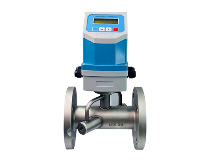 Pipe section ultrasonic flowmeter