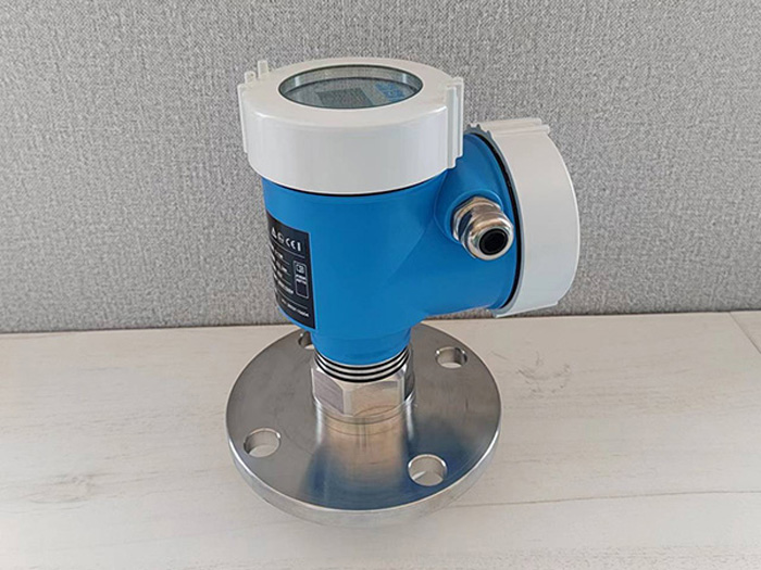 Guided wave radar level gauge